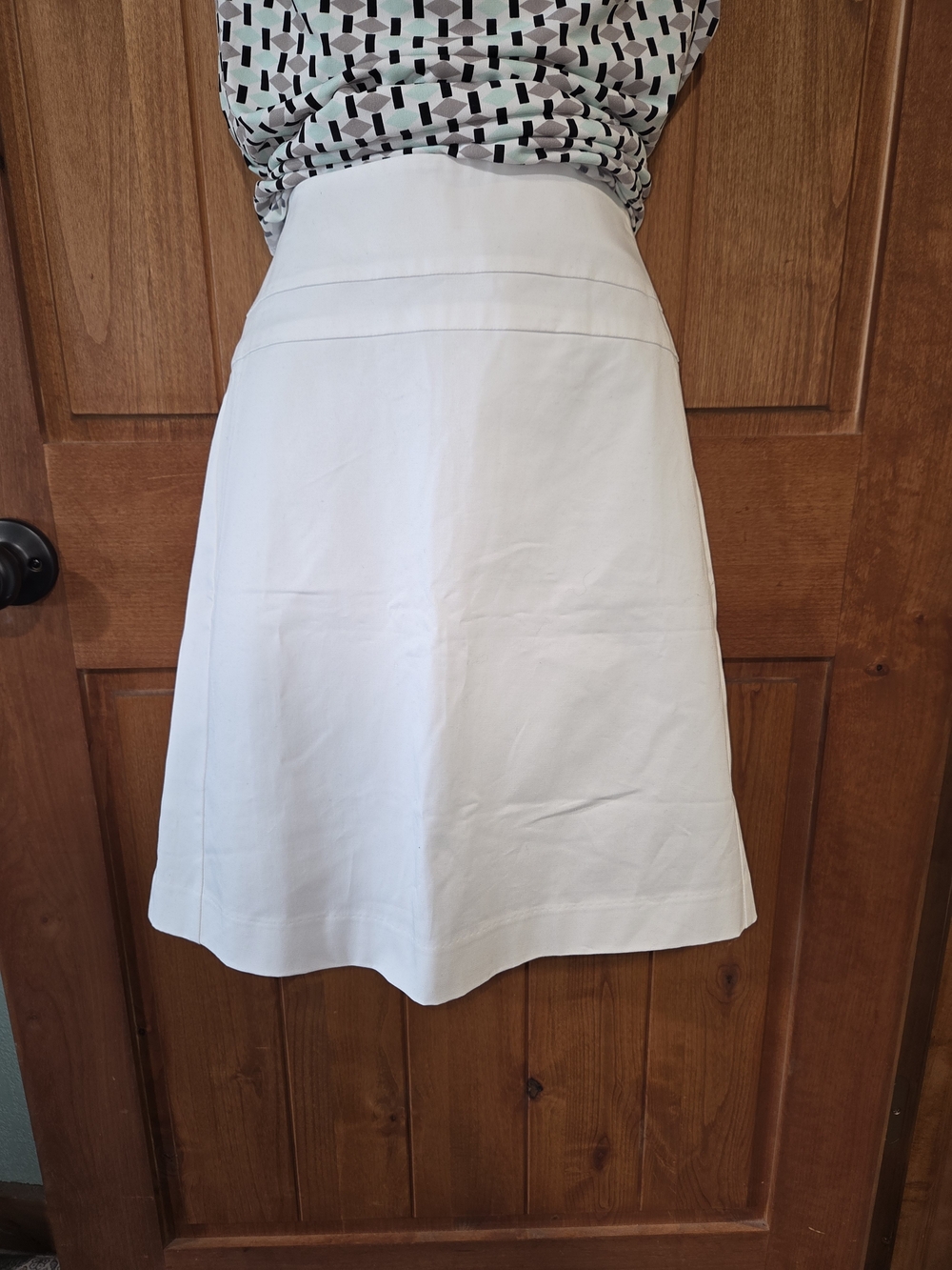 Ann Taylor White A-Line‎ Skirt